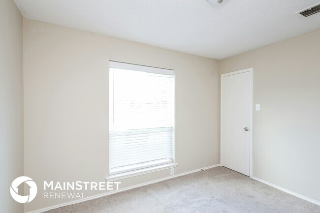 Building Photo - 1144 Paintbrush St