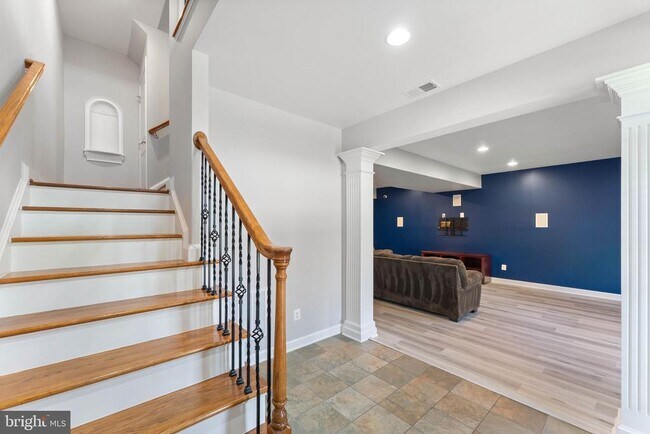 Building Photo - 42524 Rowderbury Square