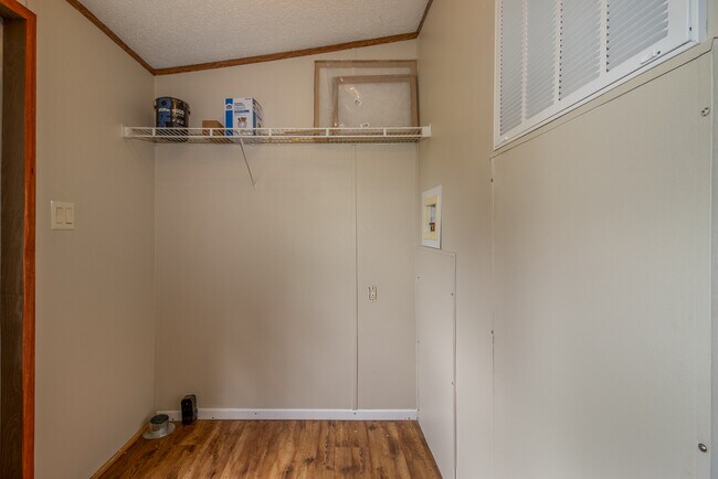 Building Photo - 60 Brooklane Dr