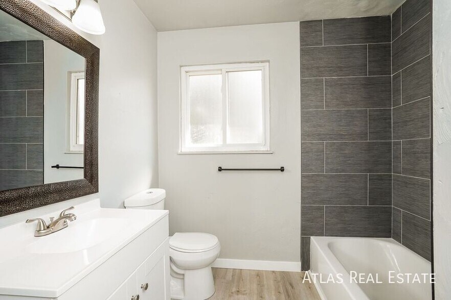 Building Photo - 4028 Colony Hills Cir