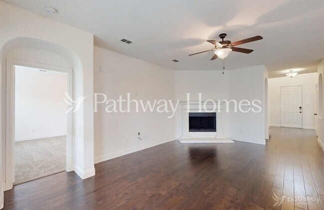 Building Photo - 209 Bentley Dr