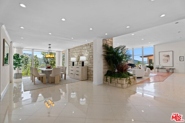 Building Photo - 1743 Stone Canyon Rd