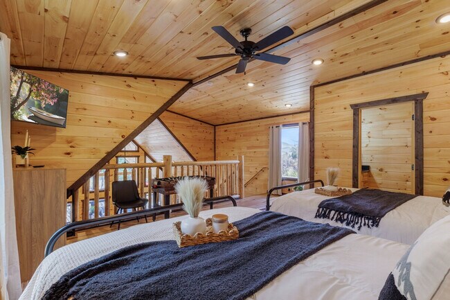 Building Photo - 2125 Rising Fawn Way