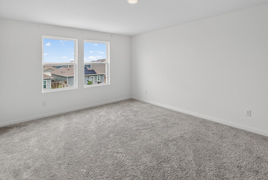 Building Photo - Room in House on Maple Ter