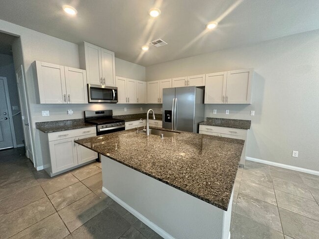 Building Photo - 4 Bedroom Home in Southern Highlands