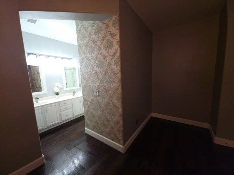 Building Photo - 17004 W Halifax Ln