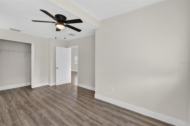 Building Photo - 2525 W Beach St