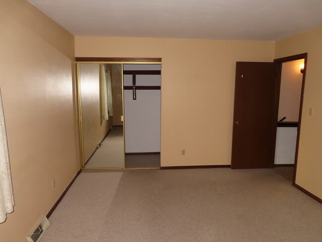 Building Photo - 5221 W Loomis Rd