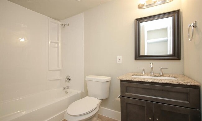 Building Photo - 4826 Larkspur St