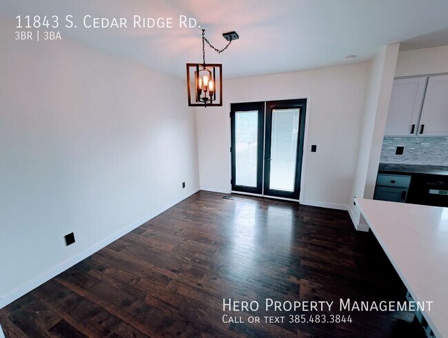 Building Photo - 11843 S Cedar Ridge Rd