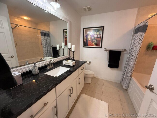 Building Photo - 1816 E Royal Tern Ln