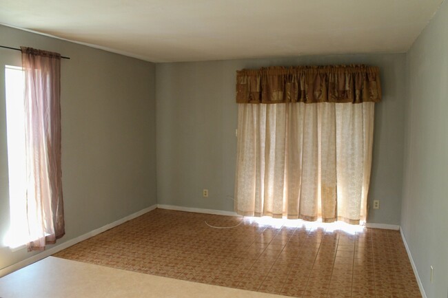 Building Photo - Charming 3 Bedroom 1.5 Bath for Rent in Au...