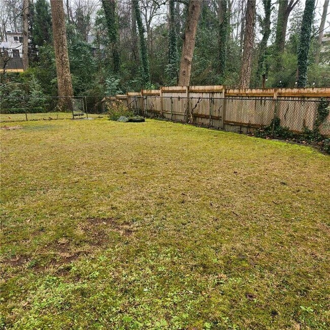 Building Photo - 1049 Ormewood Ave SE