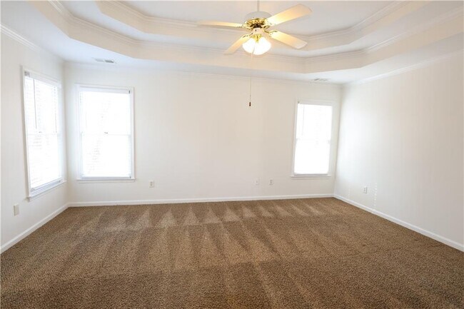 Building Photo - 1056 Oak Hollow Ct