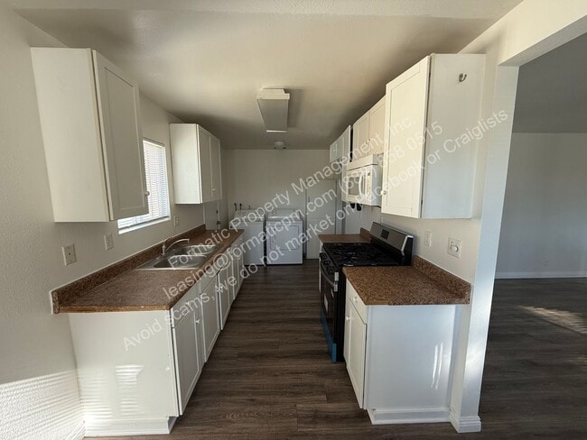 Building Photo - 2328 San Padre Ave