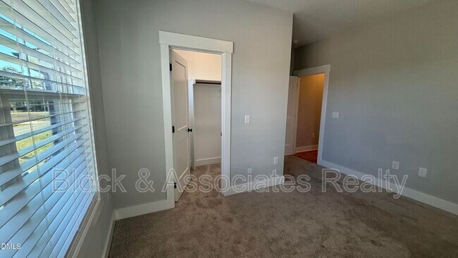 Building Photo - 200 E Moore St