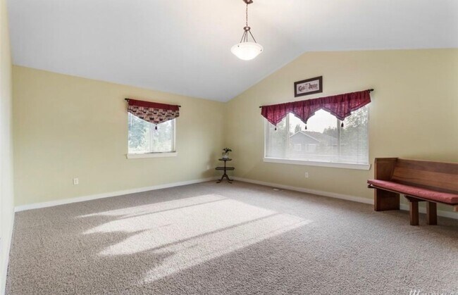 Building Photo - Beautiful 5 Bed/3Ba Single Family Home