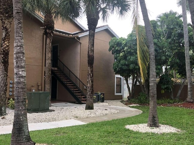 Building Photo - 10670 SW 156th Pl