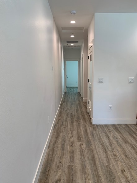 Building Photo - 1730 Palm Ave