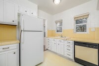 Interior Photo - 430 S Oakhurst Dr