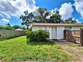 Building Photo - 11332 Walsingham Rd