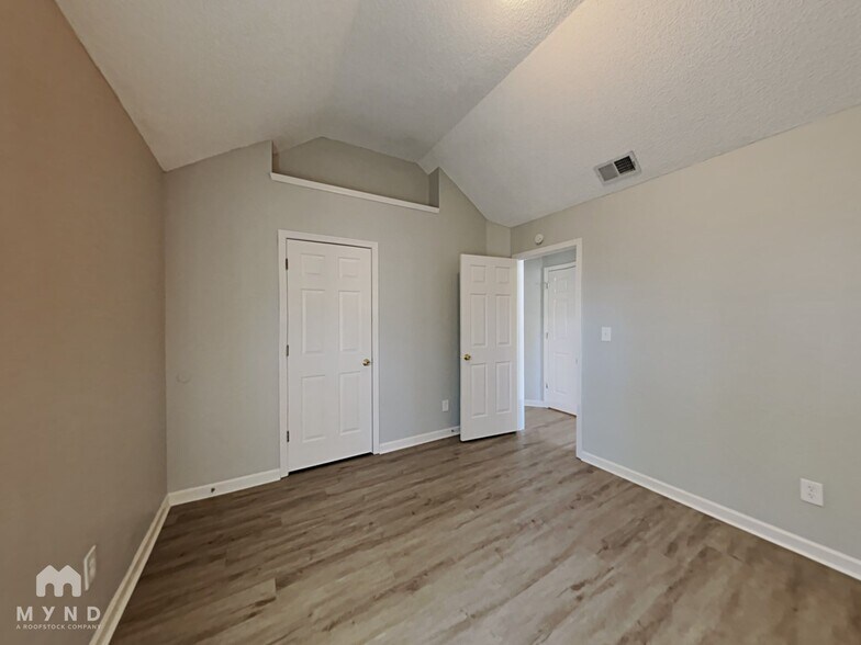 Building Photo - 7010 Mahogany Dr