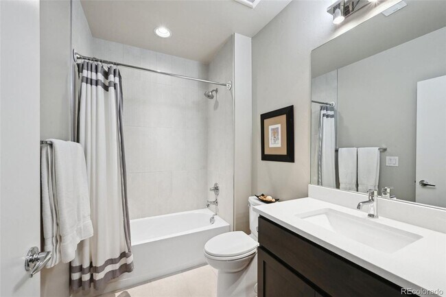 Building Photo - Rare University/Observatory Park 4 Plus Bed, 4.5 Bath Home