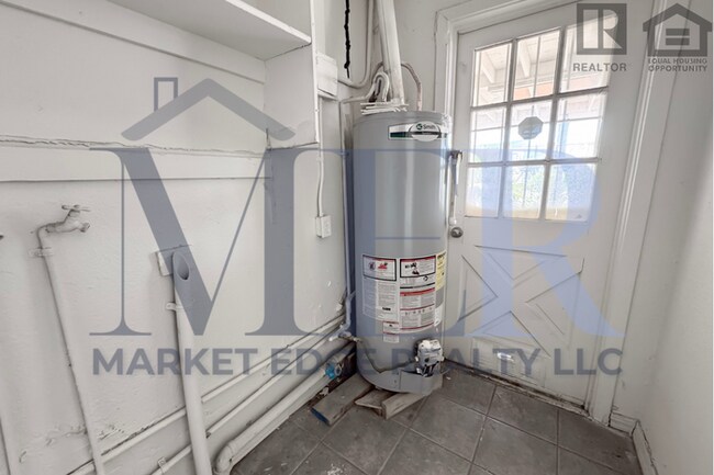 Building Photo - 2Bed/1Bath House at McDowell/32nd St! NO CREDIT, NO BACKGROUND, NO RENTAL HISTORY CHECK!