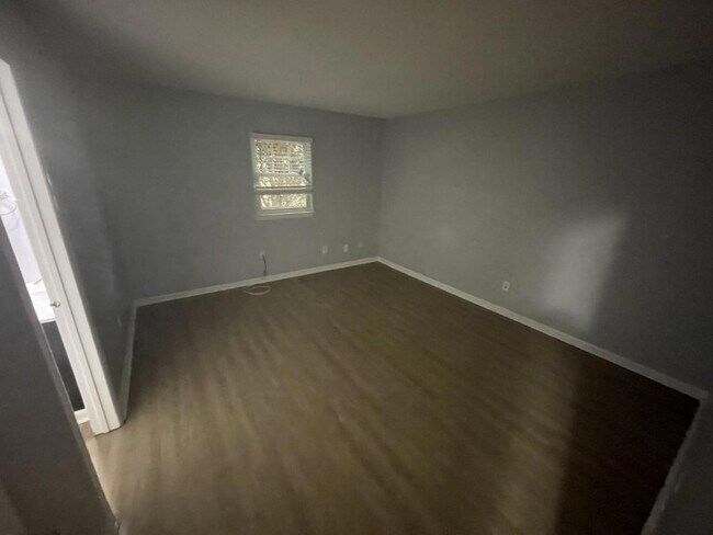 Building Photo - 5800 Falls of Neuse Road Unit Apt B