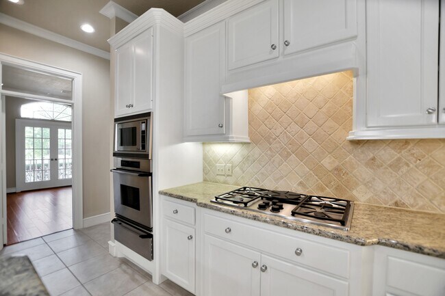 Building Photo - 6615 Butler Oaks Ct