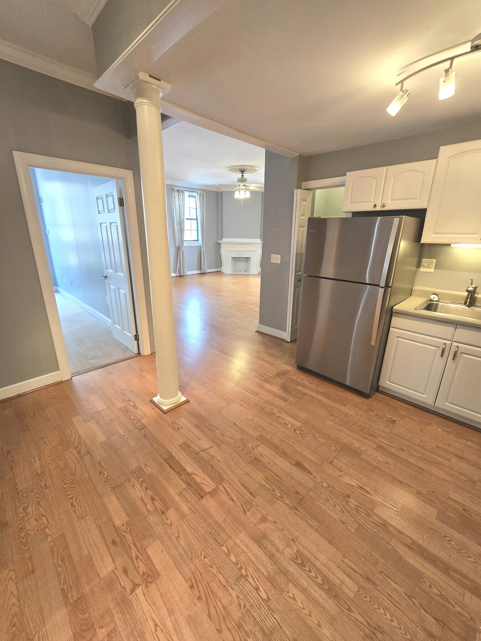 Building Photo - 1 E Chase St