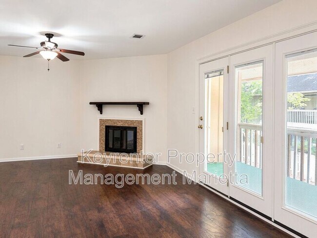 Building Photo - 2190 Palmyra Dr