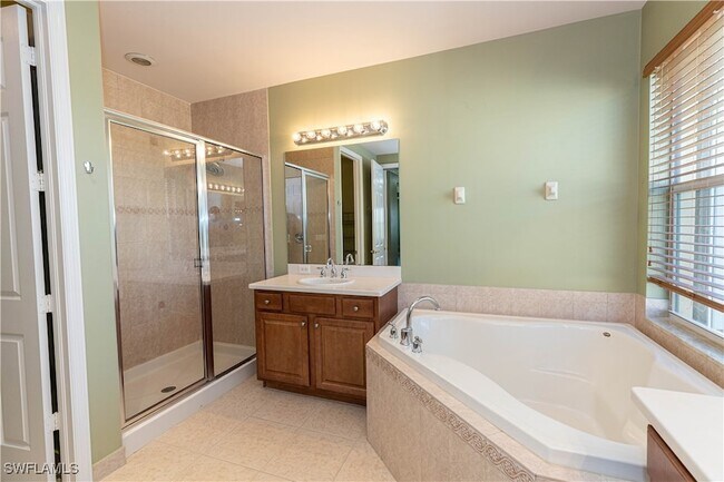 Building Photo - 10094 Mimosa Silk Dr