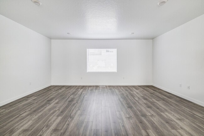 Building Photo - 413 S 1110 W