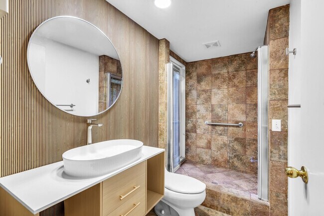 Building Photo - 5837 SW 32nd St