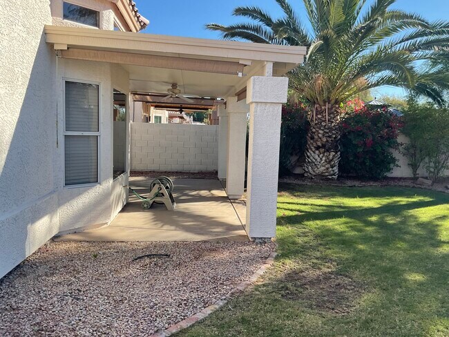 Building Photo - 4307 E South Fork Dr