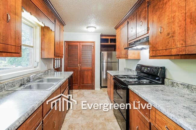 Building Photo - 1602 St Michaels Rd