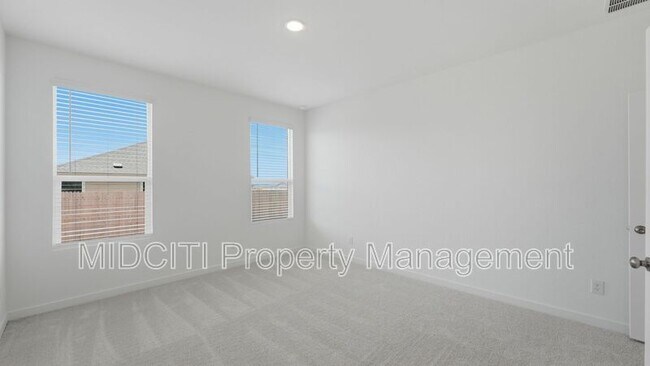 Building Photo - 1304 Apron Trl