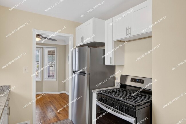 Building Photo - Charming 3-bedroom Bungalow with Brand-New Kitchen in Warren!