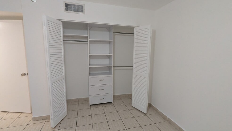 Building Photo - 235 Bird Rd