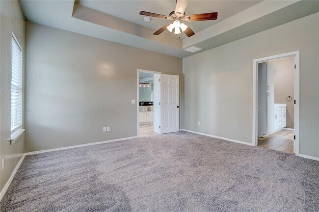 Building Photo - 2023 Westbury Dr