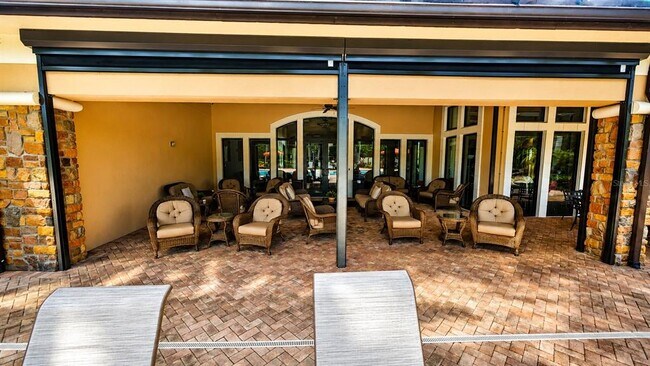 Building Photo - 2519 Vaccaro Dr