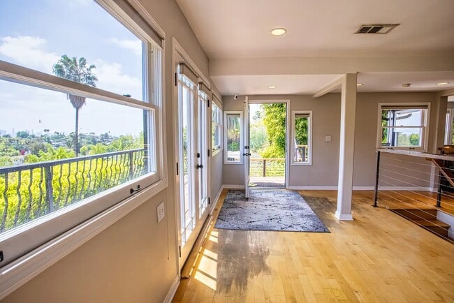 Building Photo - 2597 Dearborn Dr