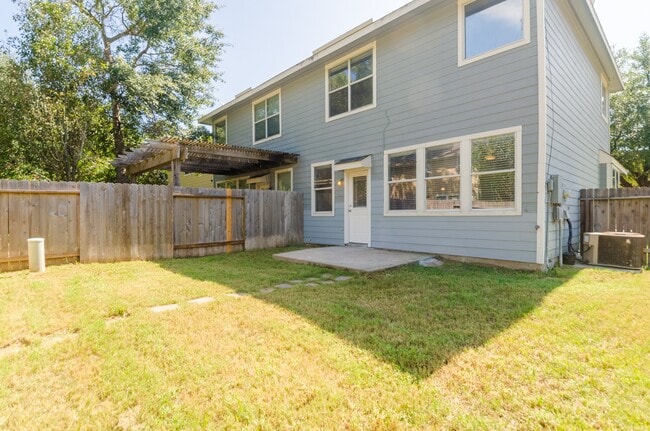 Building Photo - 6303 Veranda Green Trail