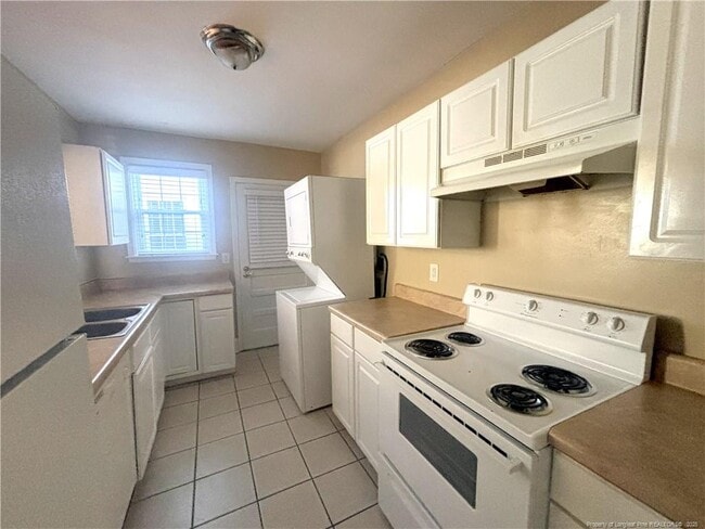 Building Photo - 1519 Fort Bragg Rd