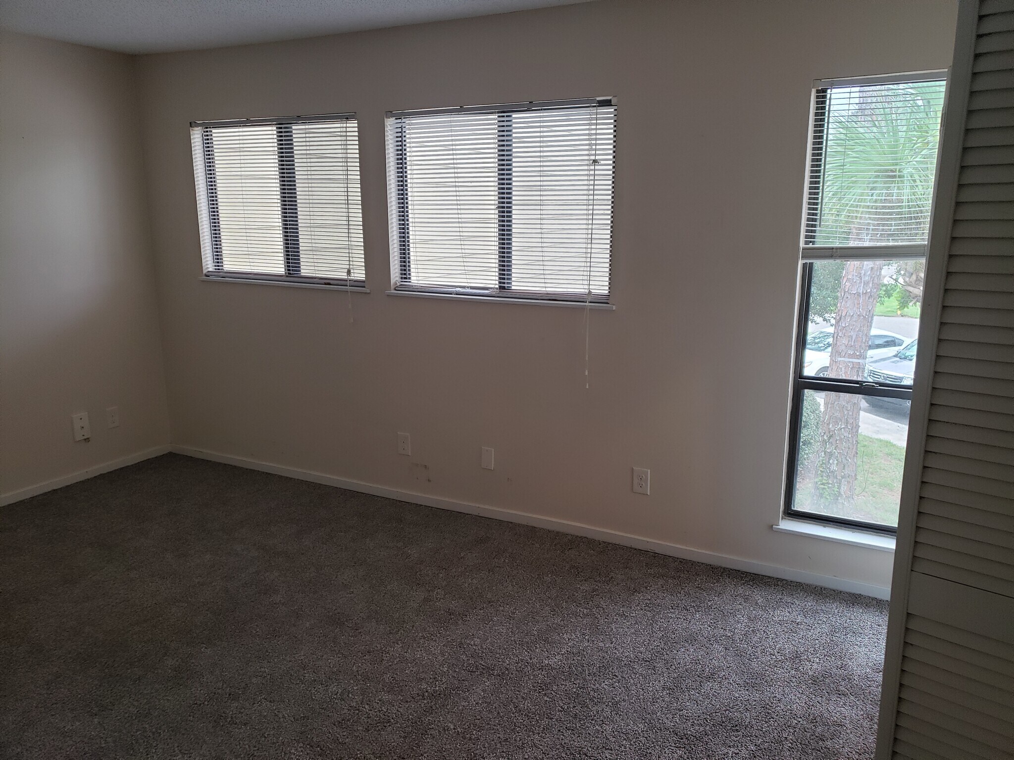 Building Photo - 7859 La Sierra Ct