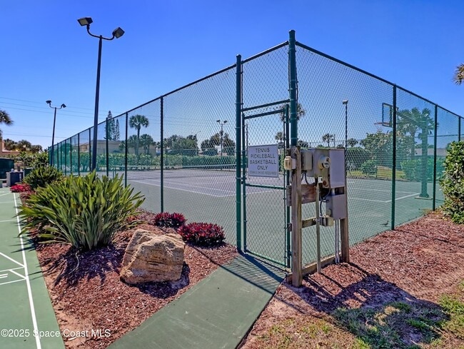 Building Photo - 170 Paradise Blvd