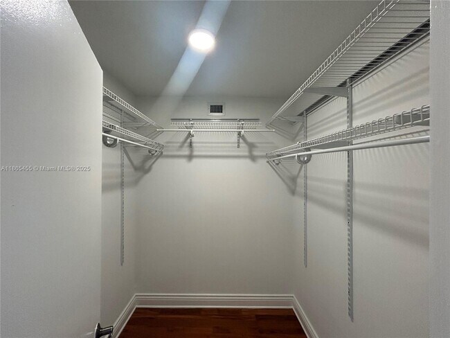 Building Photo - 401 Golden Isles Dr