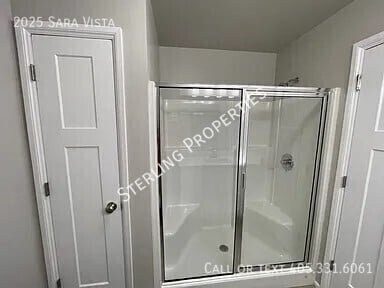 Building Photo - 2025 Sara Vista Dr