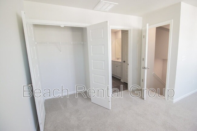 Building Photo - 1382 Speedway St